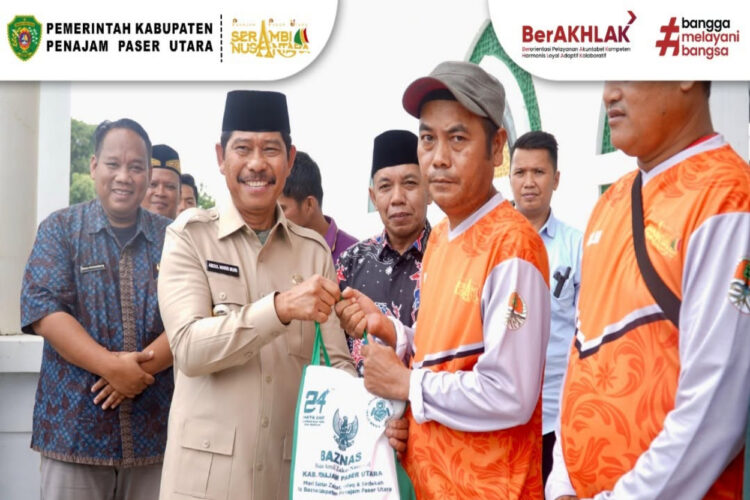 Pemkab Penajam Salurkan Zakat Fitrah pada Para Mustahik di Serambi IKN