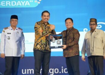 Fasilitasi Perizinan bagi Nasabah, PNM Serahkan 1.000 NIB pada Pelaku UMKM di Kalbar