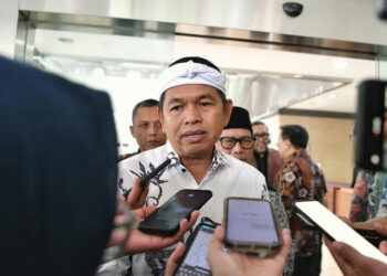 Viral! Dedi Mulyadi Dituding Setting Debat Wisuda dengan Aura Cinta, Ini Tanggapan Santainya!