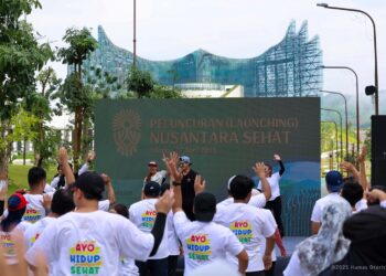 alan sehat dan senam aerobik dalam acara peluncuran program Nusantara Sehat di Plaza Ceremony, Ibu Kota Nusantara, April 2025.