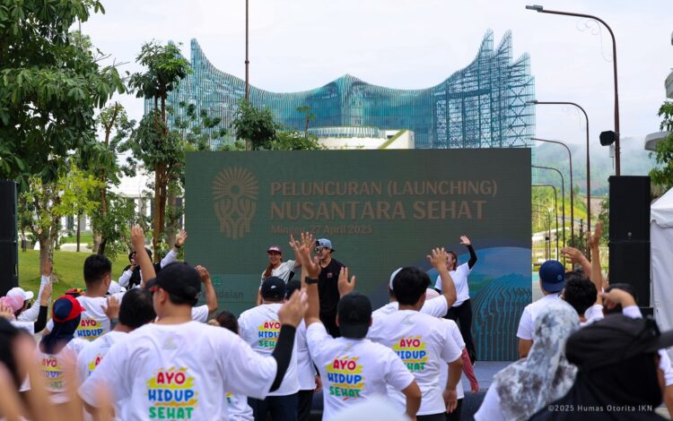 alan sehat dan senam aerobik dalam acara peluncuran program Nusantara Sehat di Plaza Ceremony, Ibu Kota Nusantara, April 2025.