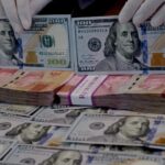 Rupiah offshore (NDF) menunjukkan pelemahan tajam ke Rp17.012 per Dolar AS akibat eskalasi perang dagang AS-China