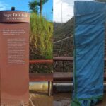 Foto Tugu Titik Nol IKN dengan tulisan teks dummy Lorem Ipsum yang viral di media sosial.