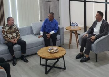 OOTD Raffi Ahmad dan Sufmi Dasco Curi Perhatian Saat Kunjungi Dahlan Iskan