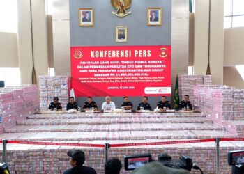 Ini DUIT RAKYAT Rp11.8 TRILIUN yang DIGONDOL 5 Korporasi Raksasa Terkait Korupsi CPO Minyak Goreng!