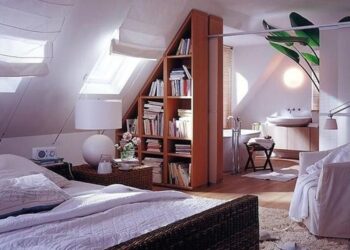 interior rumah atap miring