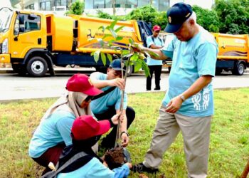 Jajaran OIKN Tanam Pohon di Kawasan Tempat Pengolahan Sampah Terpadu
