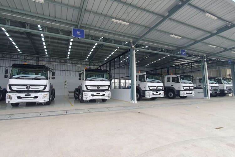 Truk Mercedes Benz Axor Euro 4, Tenaga Gahar Namun Tetap Ramah Lingkungan