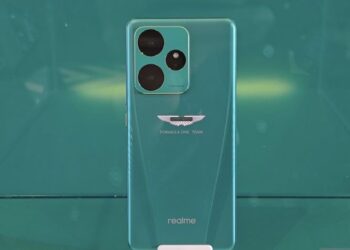 Tampilan ponsel pintar realme GT 7 Dream Edition. (ANTARA/Farhan Arda Nugraha)