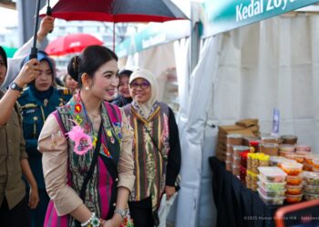 Kunjungi Ibu Kota Nusantara, Selvi Ananda Borong Batik Semoi
