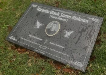 Desain Ulang Batu Nisan Ricky Siahaan dari Seringai, Sentuhan Artistik dari Sang Vokalis