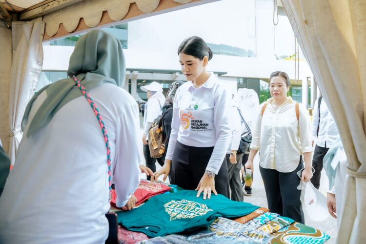 Hari Jadi Dekranas Dipusatkan di IKN, Kahiyang Ayu Kunjungi Pameran UMKM