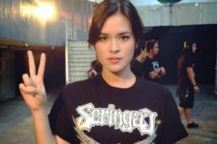 Tips Beli Kaos Band Original Biar Nggak Ketipu Barang KW