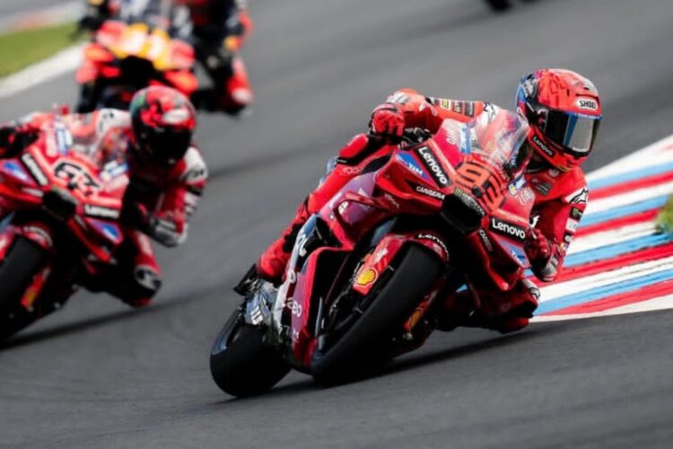 Sempat Berduel Ketat Sepanjang Balapan, Marc Marquez Menang di MotoGP Ceko 2025