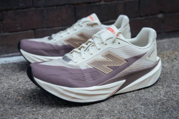 New Balance Rilis FuelCell Rebel v5: Sepatu Lari Super Ringan Namun Tetap Stylish