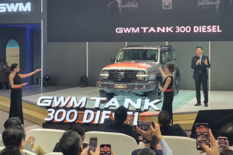 Resmi Meluncur di GIIAS 2025, GWM Tank 300 Diesel Siap Taklukkan Medan Ekstrem