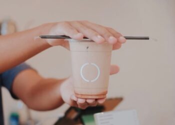 Nyaman Tapi Berbahaya, Kenali Dampak Negatif Tidur dengan Kipas Angin Menyala