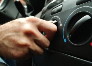 Langsung Menyalakan AC Full Setelah Mobil Panas Terjemur, Ini yang Perlu Kamu Tahu