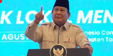 Presiden Prabowo Subianto sindir mantan Wamenaker Immanuel Ebenezer.