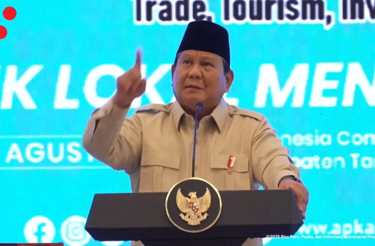 Presiden Prabowo Subianto sindir mantan Wamenaker Immanuel Ebenezer.