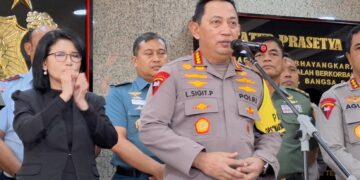 Mako Brimob diserang massa