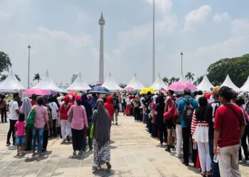 Pemprov DKI Bagikan 300 Ribu Paket Makanan pada Pesta Rakyat di Monas