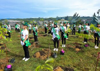 Finalis El John Pageants dari 38 Provinsi Tanam Pohon di Taman Kusuma Bangsa IKN