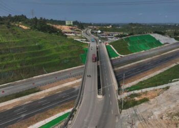 Hutama Karya: Jalan Tol IKN Seksi 3A Dibangun Melewati Sungai Berkelok