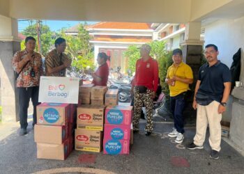 BNI beri bantun korban banjir bandang di Bali dan Nusa Tenggara Timur.