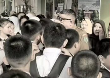 Kepala SMPN 1 Prabumulih Dicopot, Video Perpisahan Viral Bikin Siswa Menangis