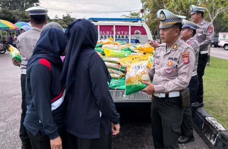Dukung Program GPM di Serambi IKN, Polres Penajam-Bulog Salurkan SPHP 1,1 Ton