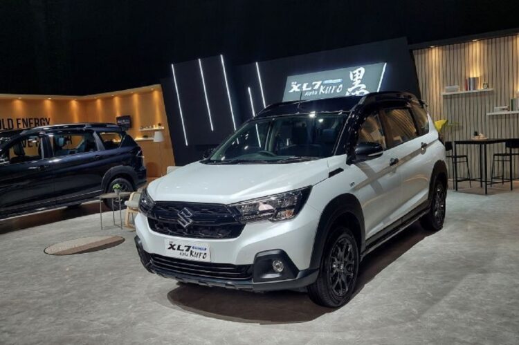 Suzuki New XL7 Hybrid Alpha Kuro.