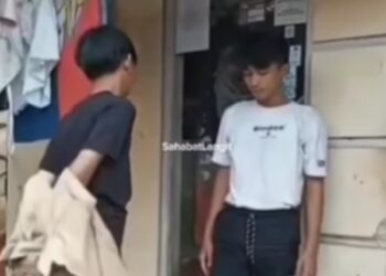 Viral! Kakak-Adik di Bogor Gantian Seragam Sekolah demi Bisa Tetap Belajar