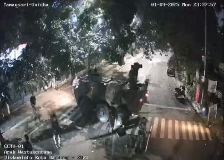 Ricuh di Bandung, Aparat Gabungan TNI-Polri Disebut Masuk ke Kampus Unpas dan Unisba