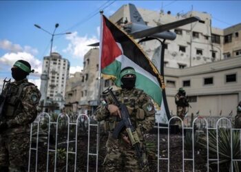 Personel Hamas berjaga di Gaza. Foto: Anadolu