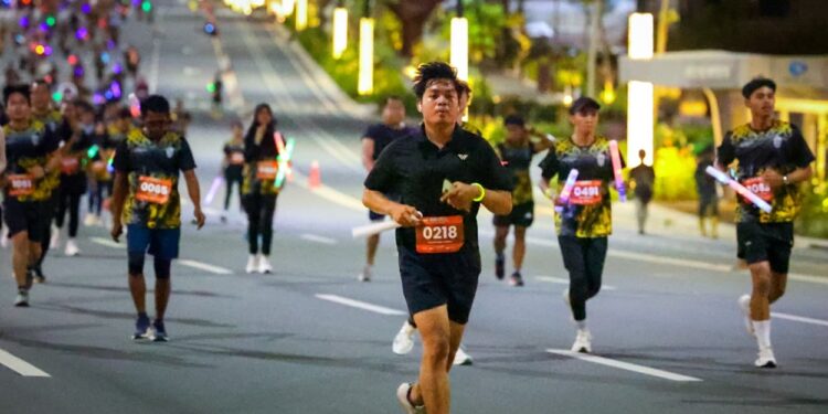 Qubika Gelar Nusantara Glow Run 7K 2025, Lari Ditemani Suasana Malam IKN