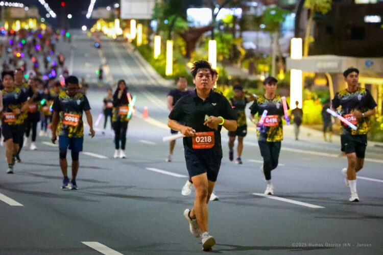Qubika Gelar Nusantara Glow Run 7K 2025, Lari Ditemani Suasana Malam IKN