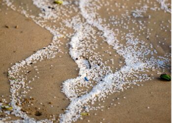 hujan mikroplastik Jakarta