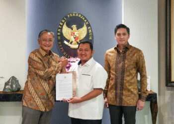 Bupati PPU, Mudyat Noor bertemu Menteri PU Dody Hanggodo di Jakarta.