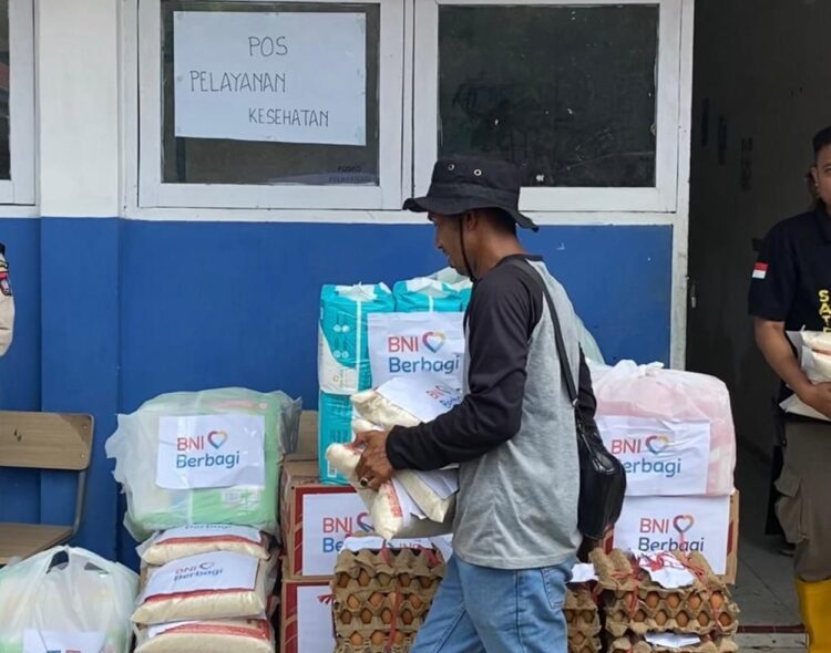BNI Salurkan Bantuan Tanggap Darurat untuk Korban Banjir Bandang di Padang dan Sibolga