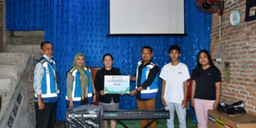 Perkuat Komitmen Keberlanjutan, JNT Salurkan Bantuan Sarana Pendidikan dan Ibadah di Sekitar Ruas Tol Belmera