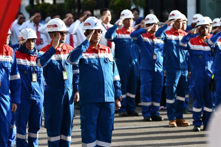 Perwira Pertamina pejuang energi