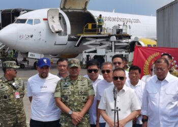 DPR RI Kirim 15 Ton Logistik ke Banjir Sumatera, Ahmad Sahroni Dampingi Pengiriman