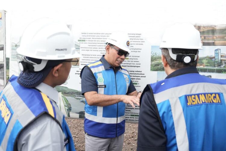 Peduli Masyarakat Korban Bencana Banjir dan Longsor, Jasa Marga Salurkan Bantuan Kemanusiaan