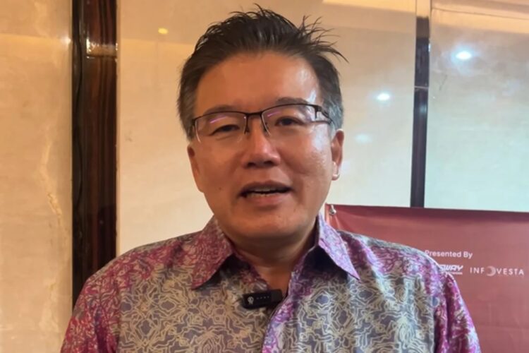 Komisaris Disway, Thomas Setiawan.