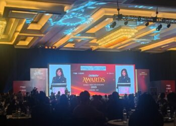 Menteri Komdigi Meutya Hafid menyampaikan apresiasinya atas terselenggaranya Disway Award 2025, sebuah ajang penghargaan media yang menilai performa branding dari berbagai lembaga dan perusahaan. Foto: Rafi Adhi