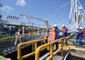Non Stop, Kapal Tanker Pertamina Antarkan Energi dan Harapan ke Sumatera