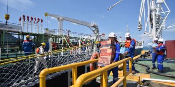 Non Stop, Kapal Tanker Pertamina Antarkan Energi dan Harapan ke Sumatera