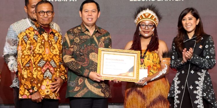 Raja Ampat Raih Penghargaan Wisata Populer di Disway Awards 2025