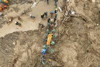 CISARUA MENCEKAM, 48 Kantong Jenazah Dievakuasi, 32 Warga Masih Tertimbun Longsor